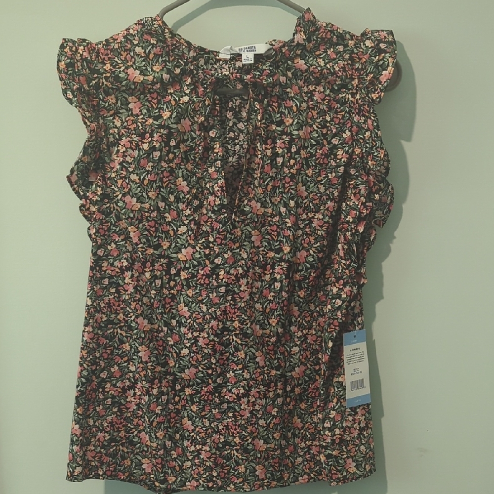 NWT Floral Ruffle Sleeve Top